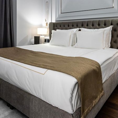 Xheko Imperial Luxury Hotel & Spa 地拉那 外观 照片 A bed runner