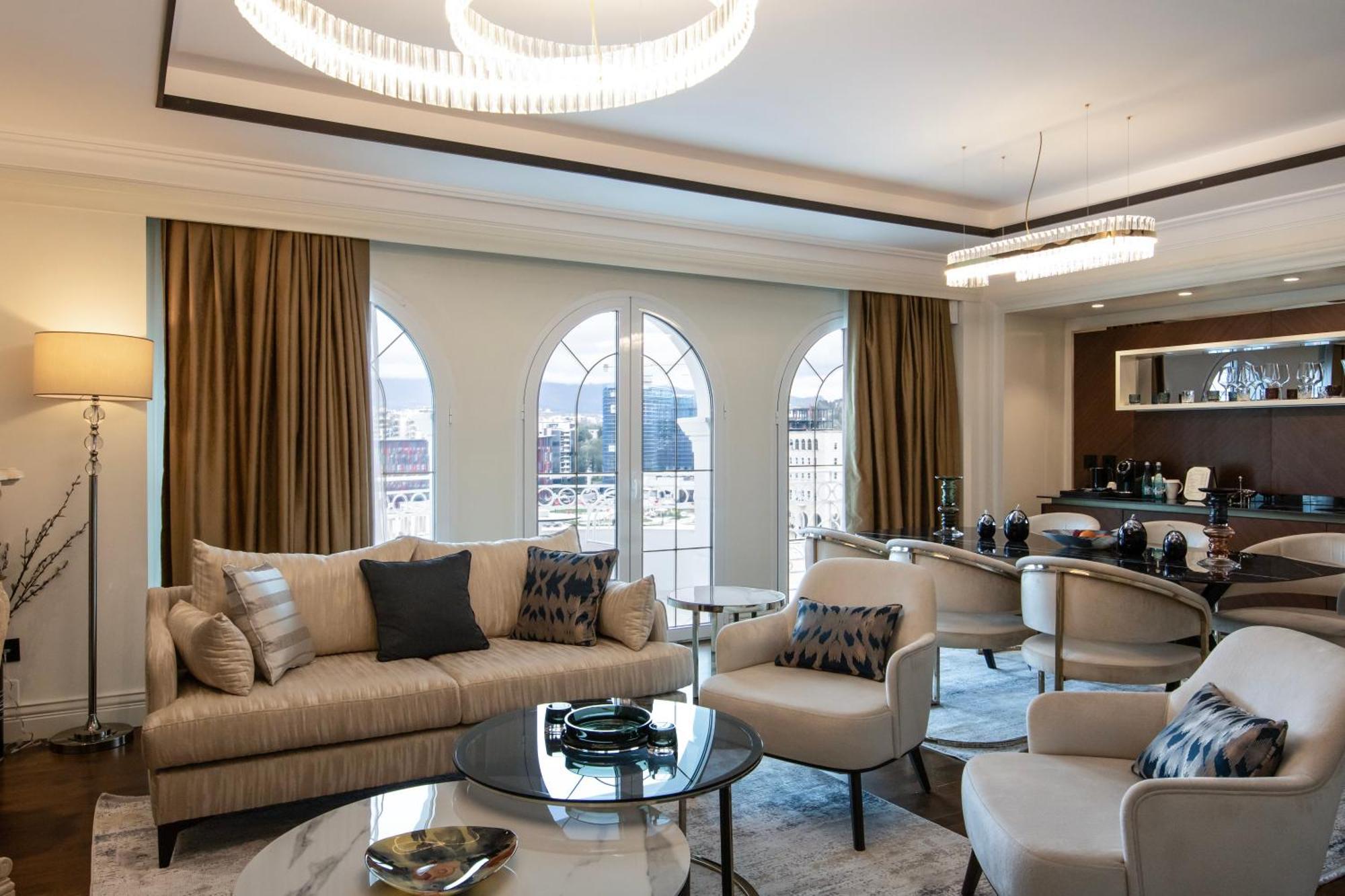 Xheko Imperial Luxury Hotel & Spa 地拉那 外观 照片 The interior of a suite on board