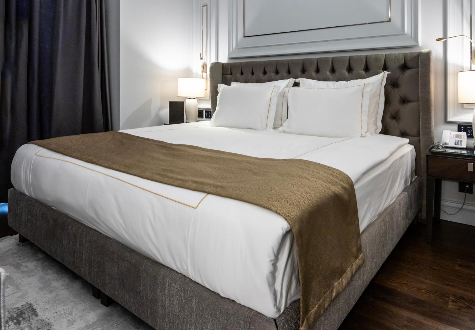 Xheko Imperial Luxury Hotel & Spa 地拉那 外观 照片 A bed runner