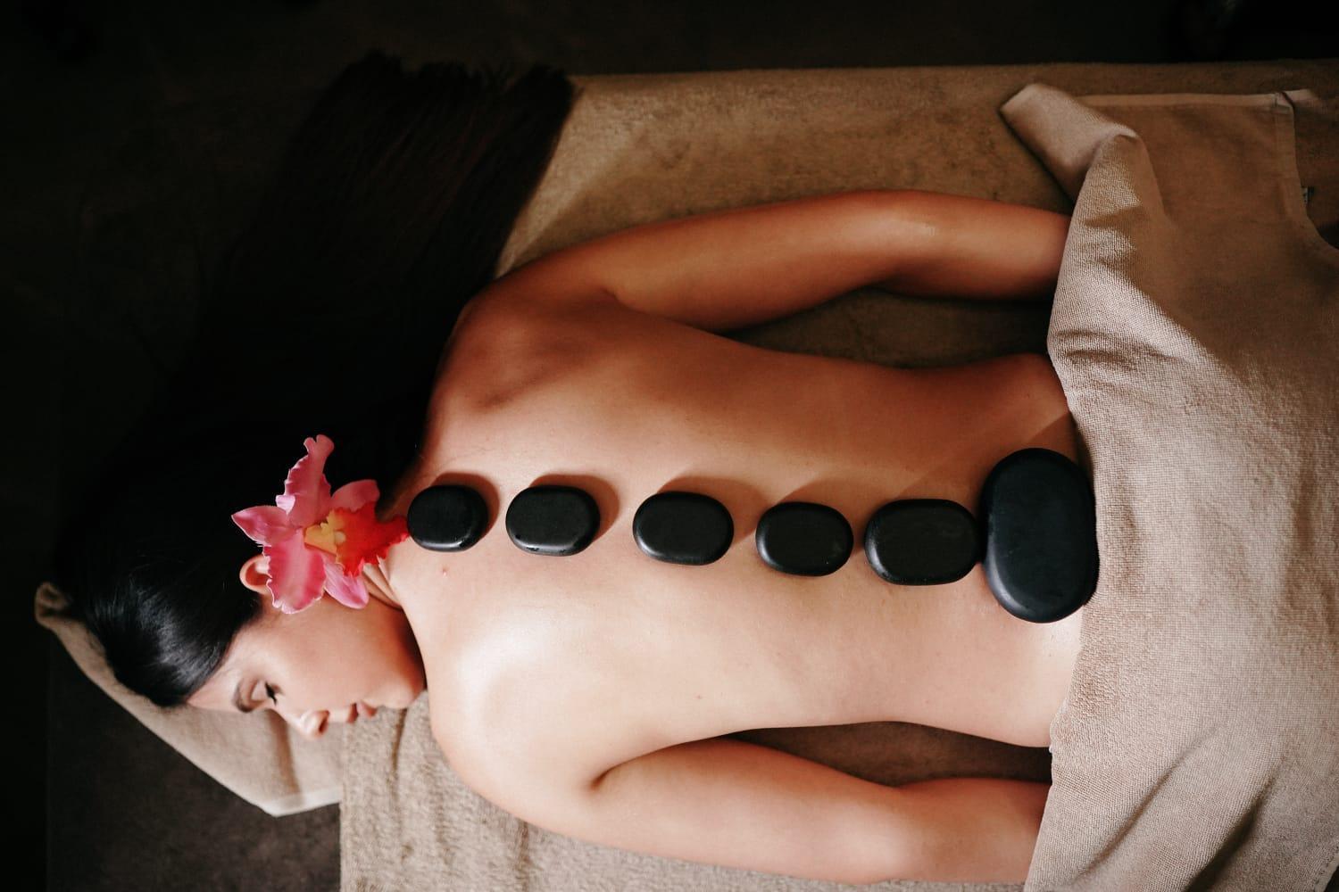 Xheko Imperial Luxury Hotel & Spa 地拉那 外观 照片 Hot stone massage