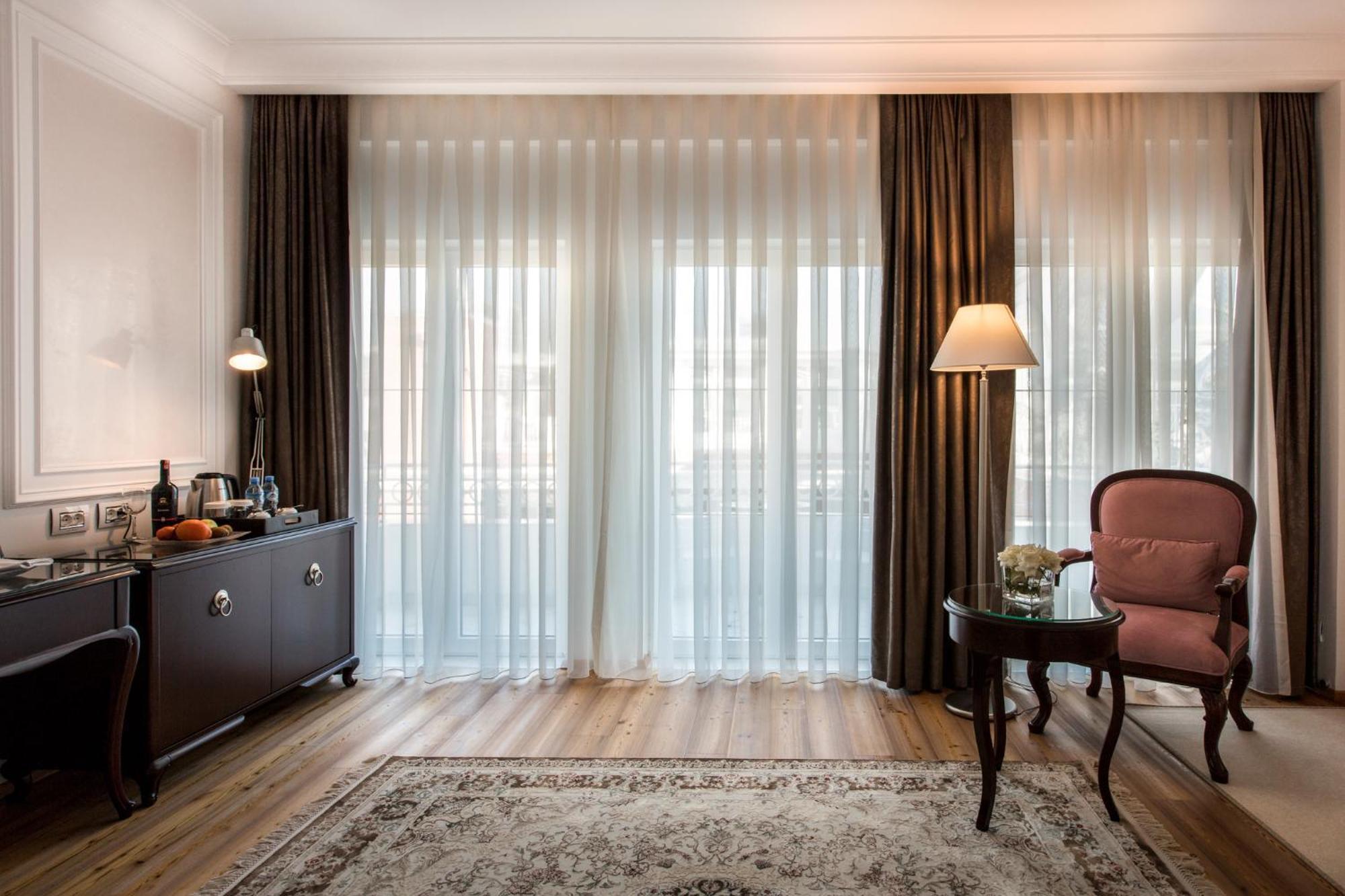 Xheko Imperial Luxury Hotel & Spa 地拉那 外观 照片 A room at the hotel